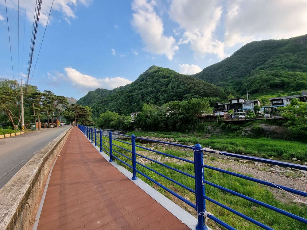 숙소 앞 산책로