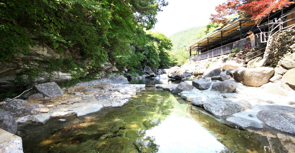 지리하동깊은골산장