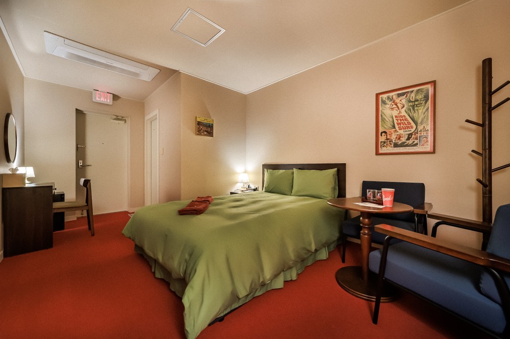 102호 (Double Room)