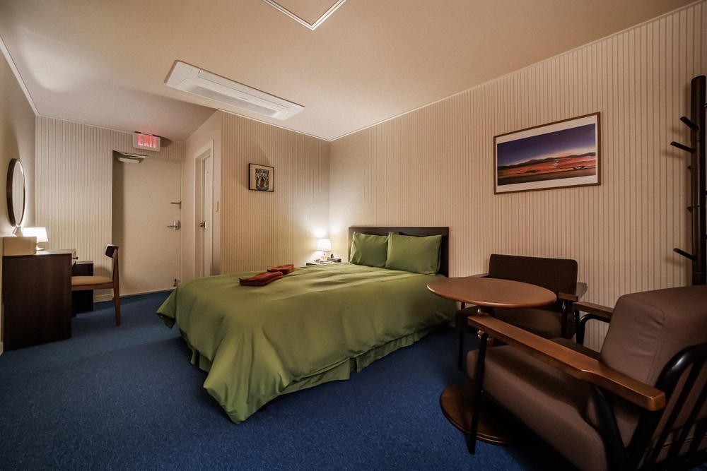 202호 (Double Room)