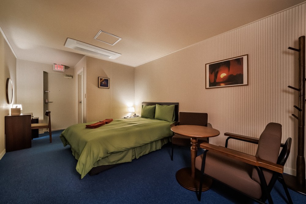 203호 (Double Room)