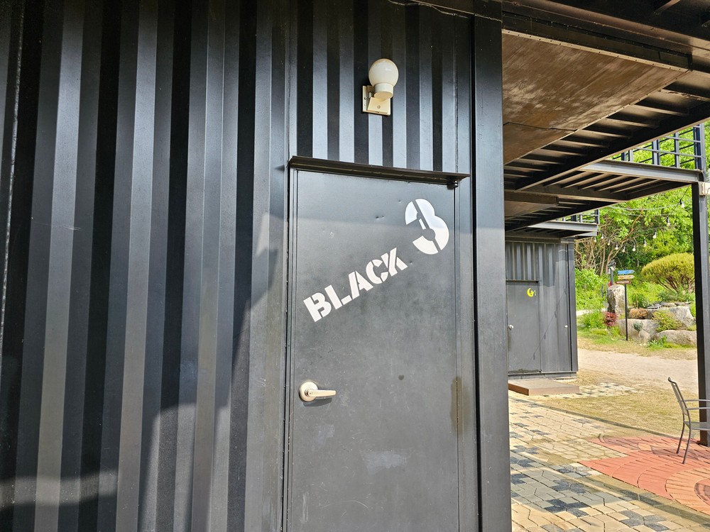 Black3