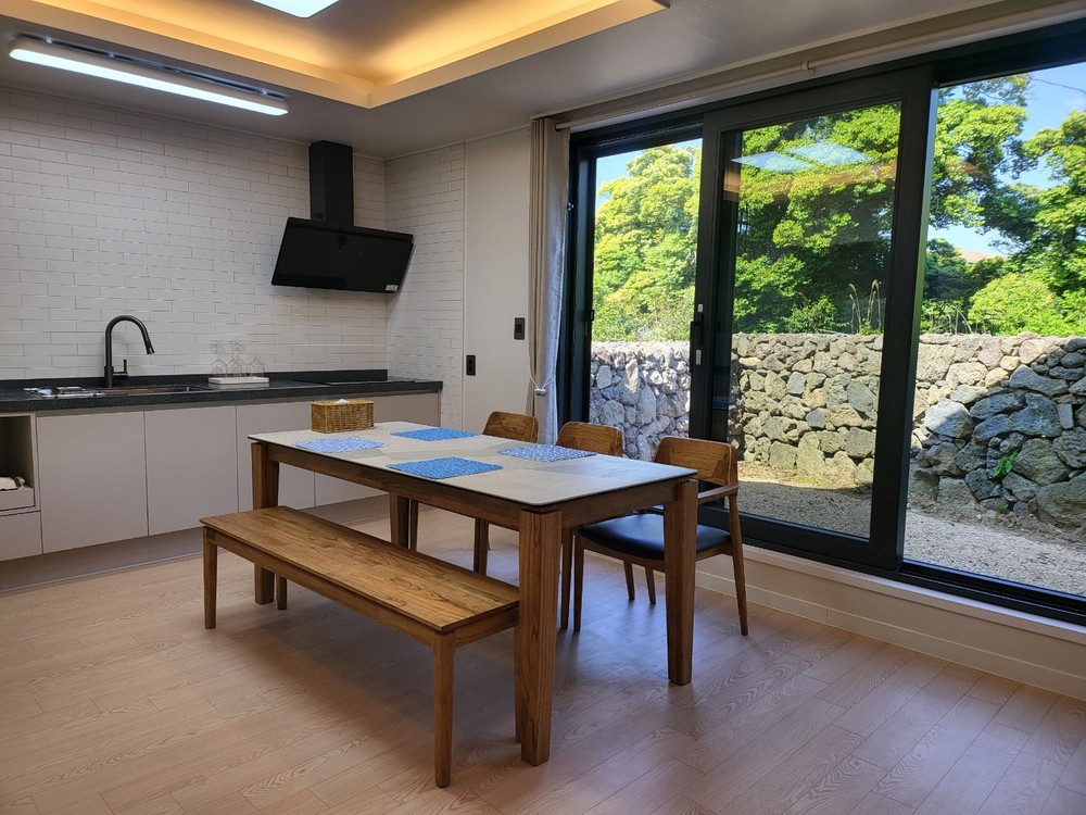 포레포레 302호(독채)