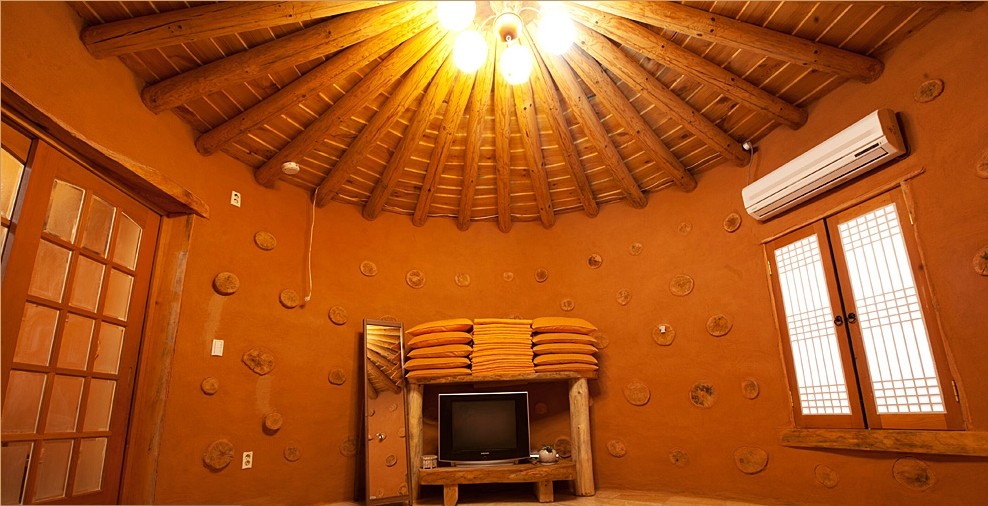 ROOM1