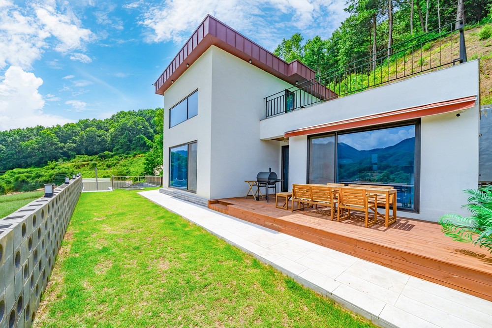 제1채(개별 간이수영장)