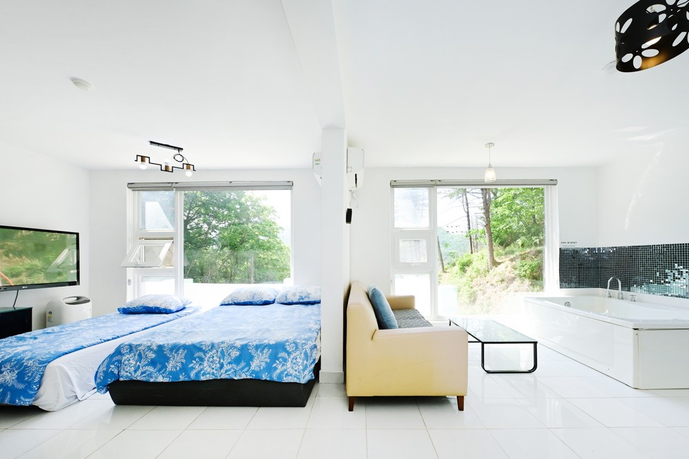 202 River spa suite