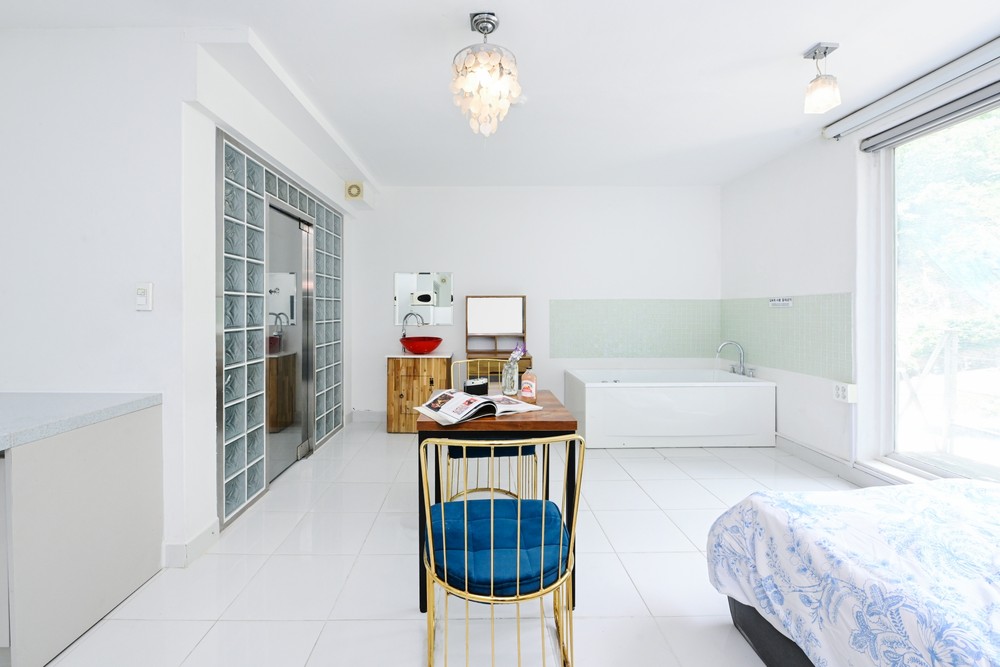 303 Forest spa